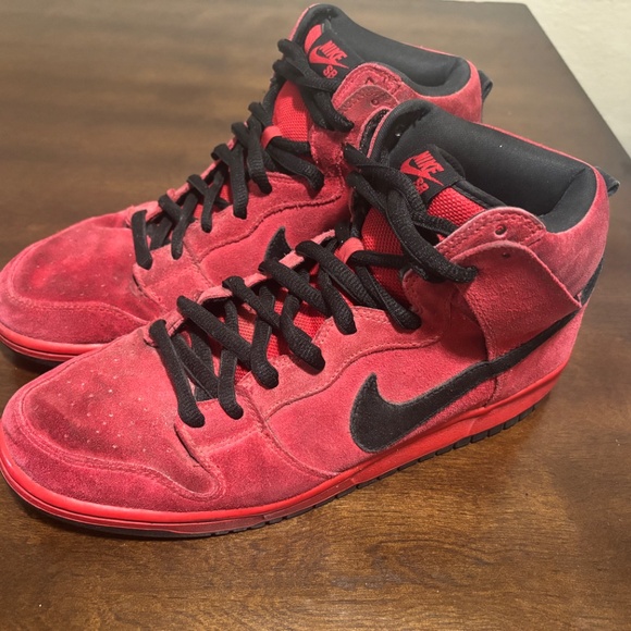 Nike Dunk High Pro SB \'Sport Red\' (Red Devil) size 10.5 2011 vtg